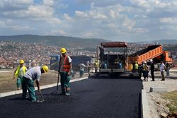 Počinje asfaltiranja puta kod parka naselja Dragodan