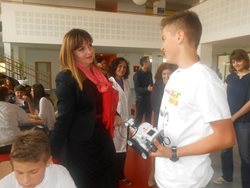 Nagavci je posetila učenike u kampu robotike i programiranja