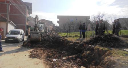 Stanovnici daju privatno vlasništvo kako bi im Opština Priština izgradila trotoar