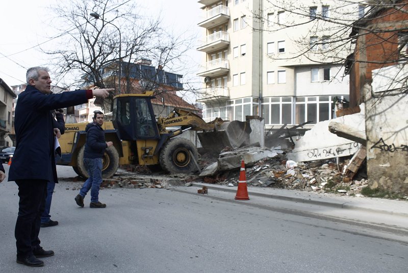 Opština Prištine počinje rušenje napuštenih kuća opasne za javno zdravlje i građane