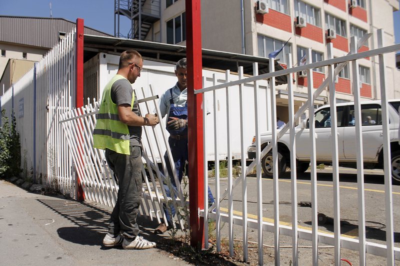 Počela akcija za otklanjanje ograda u javnim institucijama